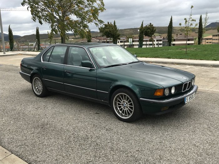 BMW 730, 735i, 735iL, 750iL (e32) (1991) – skrzynka bezpieczników