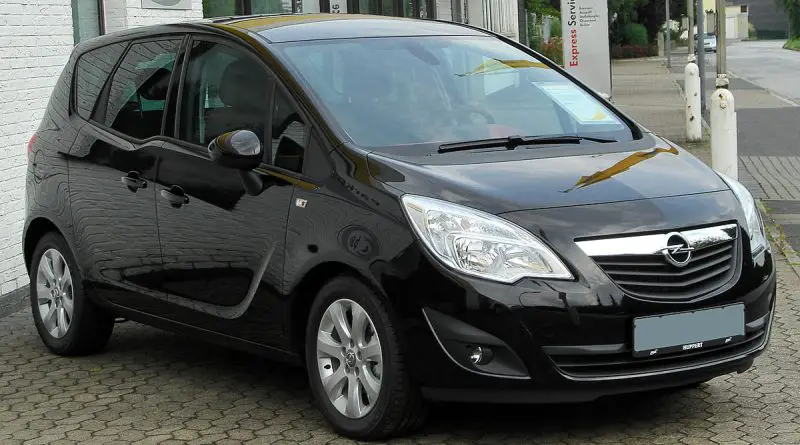 Opel Meriva B (2010-2011) – skrzynka bezpieczników