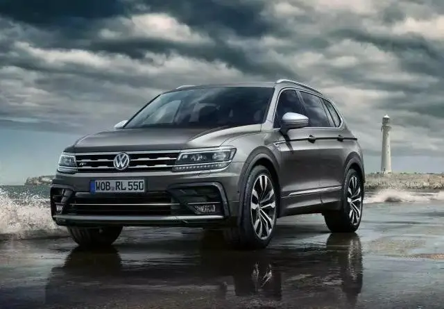 Volkswagen Tiguan 2 (2016-2021) – Skrzynka Bezpieczników - Schematy Bezpieczników