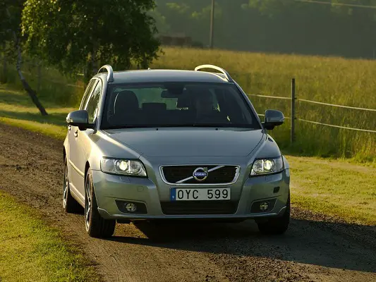 Volvo V50 (2009-2010) - Skrzynka Bezpieczników - Schematy Bezpieczników