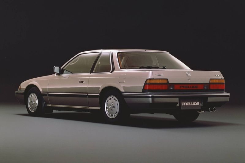 Honda Prelude (1982-1987) - skrzynka bezpieczników