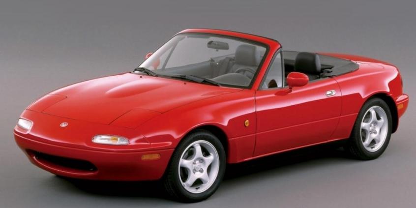 Mazda MX-5 (1989-1997) - skrzynka bezpieczników