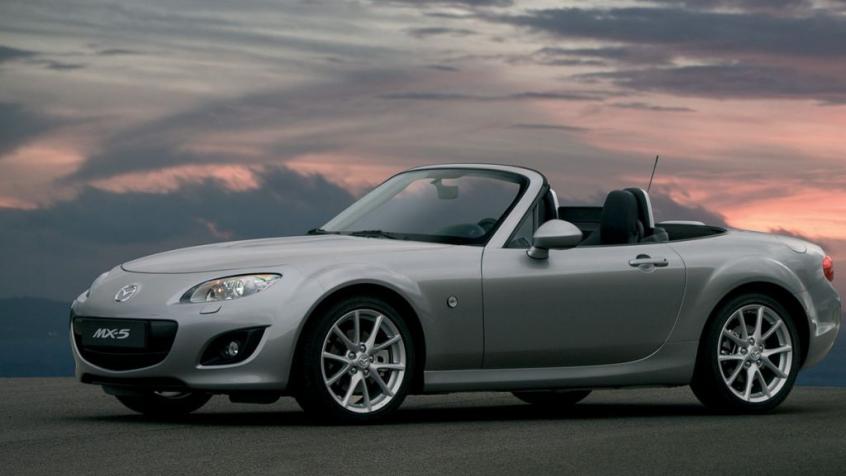 Mazda MX-5 (2007-2009) - skrzynka bezpieczników