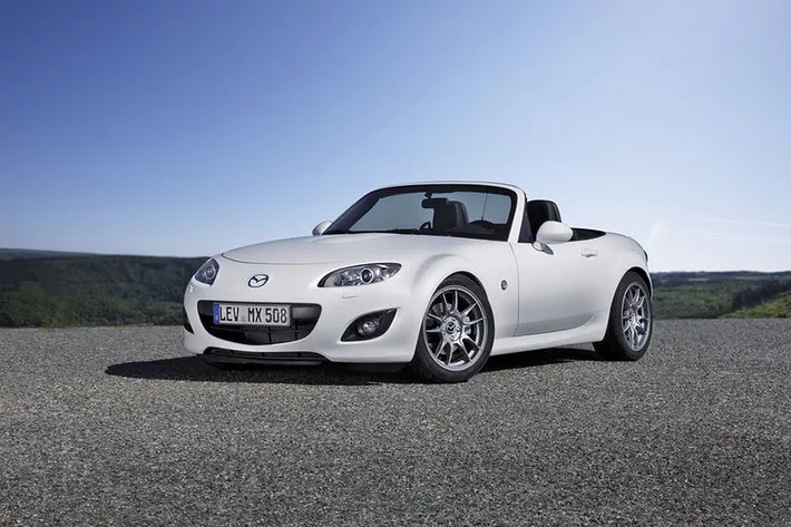 Mazda MX-5 (2010-2015) - skrzynka bezpieczników