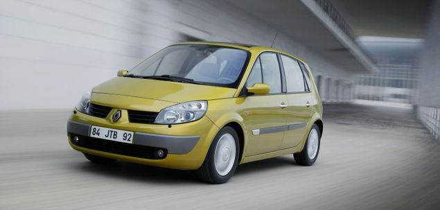 Renault Grand Scenic (2004-2009) - skrzynka bezpieczników