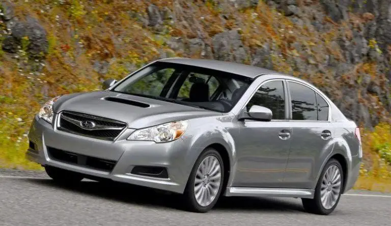 Subaru Legacy (2010-2012) - skrzynka bezpieczników