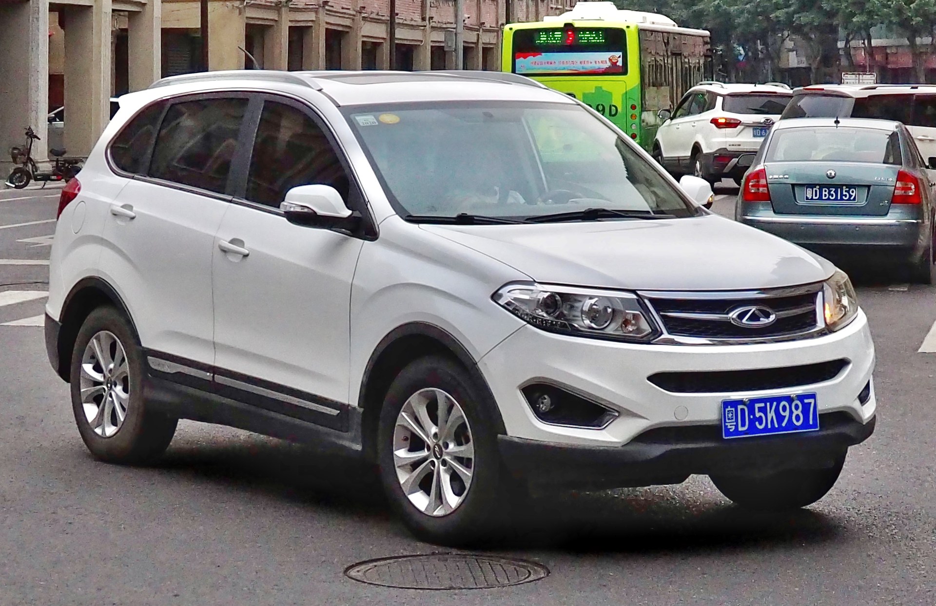 Chery Tiggo 5 / DR MOTOR DR6 (2013-2019)