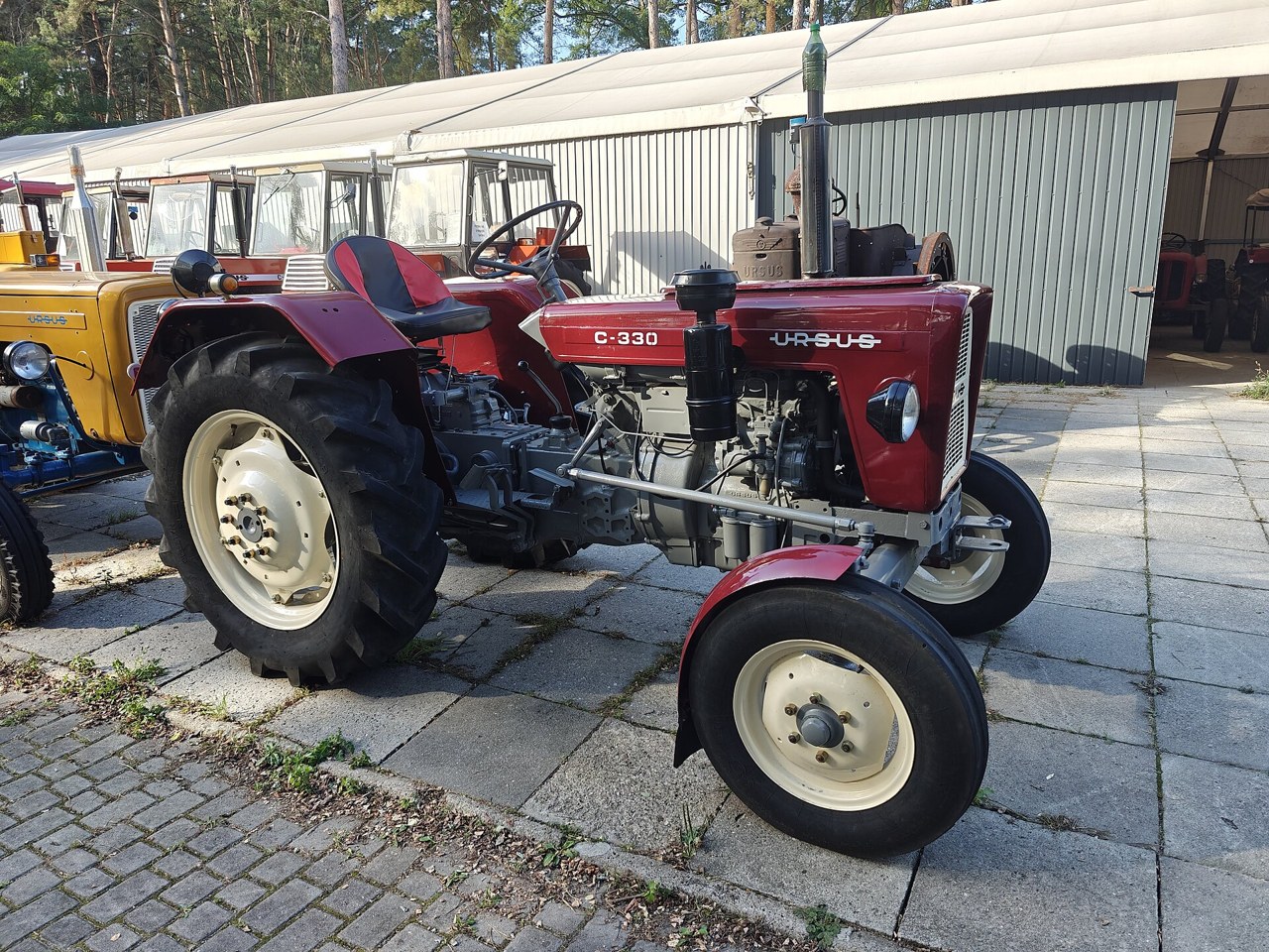 Ciągnik Ursus C-330